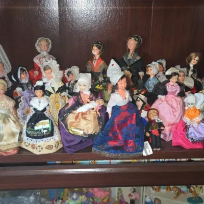 Sale Photo Thumbnail #802: Collection of vintage french regional costume dolls
