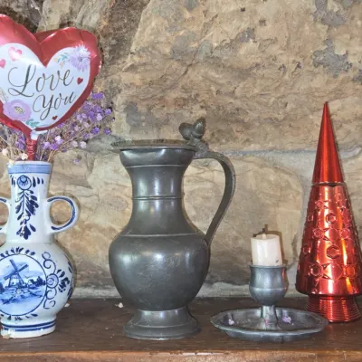 Sale Photo Thumbnail #834: Antique pewter lidded flagon
