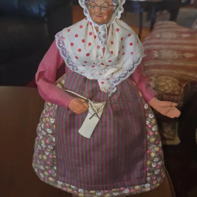 Sale Photo Thumbnail #856: French santon de provence doll old woman knitting