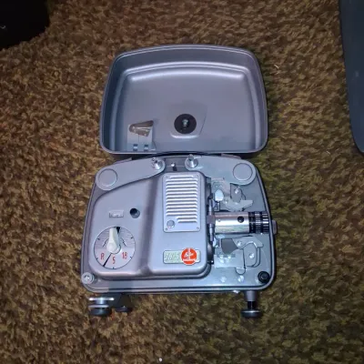 Sale Photo Thumbnail #932: Bolex paillard mm projector