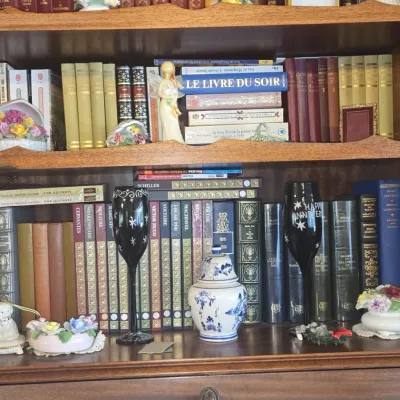 Sale Photo Thumbnail #939: Collection of french literary classics and decorative porcelain