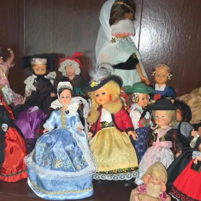 Sale Photo Thumbnail #948: Collection of vintage international folk costume dolls
