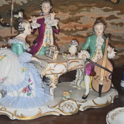 Sale Photo Thumbnail #958: Handgemalt dresden style porcelain musical group figurine