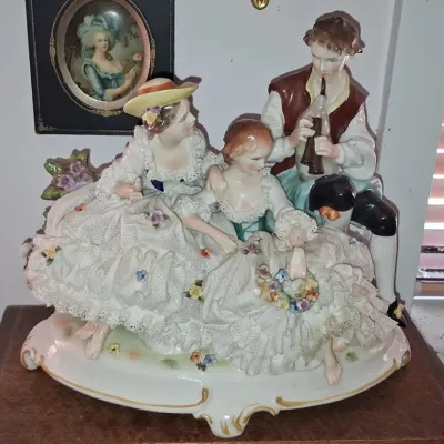 Sale Photo Thumbnail #1004: Unterweissbach porcelain courting scene grouping with lace