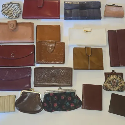 Sale Photo Thumbnail #1006: Vintage assorted leather wallets and coin purses