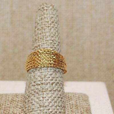 Size 7½ Multi-Rows of Ascending Gold Colored Links on a Gold Tone Band (3.6g)