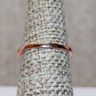 Size 6¼ Marked .925 Rose Gold Circle Design with Inlay Clear Stone Accents on a Silver Filled Band (2.5g)