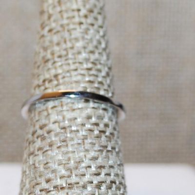 Size 6¾ Transparent Blue Stone Asscher Cut 4 Prong with Side Accents on a Silver Tone Band (1.4g)