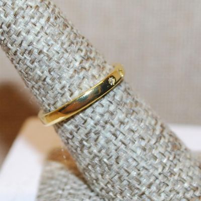 Size 7¼ Half Infinity Style Ring with 6 Clear Inlay Stones on a Gold Tone Band (1.8g)