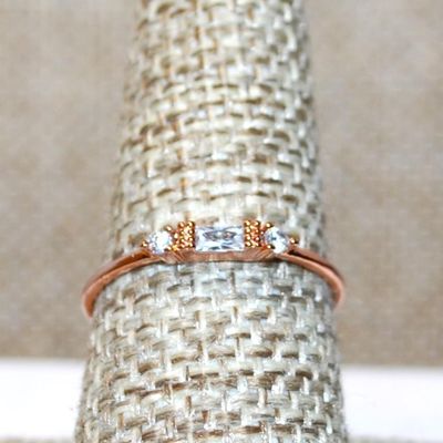 Size 7½ Delicate Rose Gold Clear Rectangle Stone Ring & Side Accents on a Rose Gold Band (0.9g)