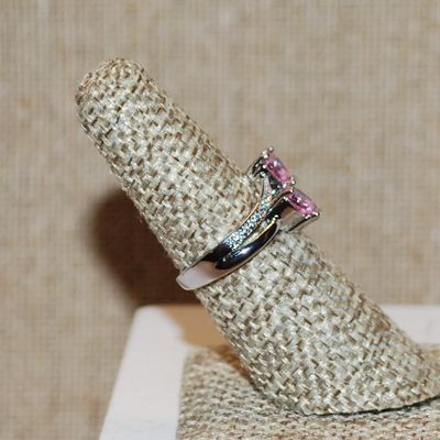Size 7½ Double Pink Hearts Ring with Side Swirl Accents on a Silver Tone Band (3.3g)