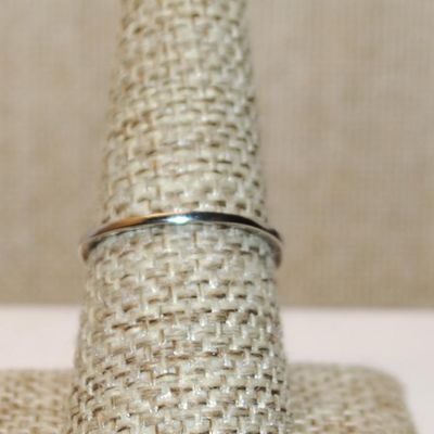 Size 7½ Very Light Blue Small HEART Stone Ring with Loops & Stone Accents on a Silver Tone Band (1.6g)