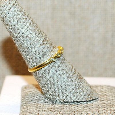 Size 7¾ Round Clear Stones 8 in a Row Ring on a Gold Tone Band (1.3g)