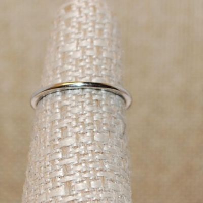 Size 8 Delicate BLUE Rectangle Stone Ring with 2 Round Clear Stone Sides on a Silver Tone Band (1.0g)