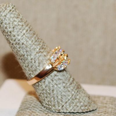Size 8 Double Rows Clear Angled Marquise Cut Stones Ring with a Rosy Gold Center Line on a Gold Tone Band (3.7g)
