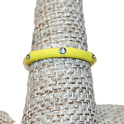 Size 6 Marked .925 Delicate YELLOW Enamel Ring with 6 Accent Clear Stones on a Silver Tone Band (2.1g)