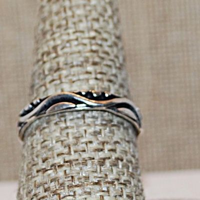 Size 9 Rectangle Shaped Yellows, Reds & Blues YELLOW JASPER Gemstone Ring with Flat Surround on a Silver Tone Band (5.8g)