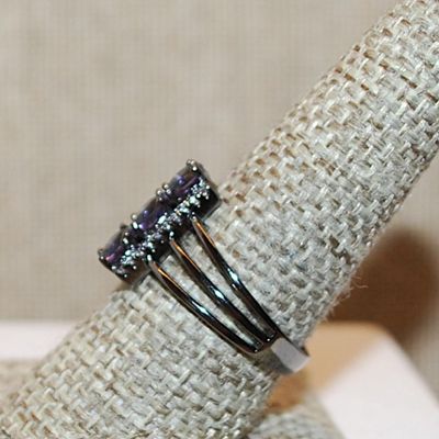 Size 9 Unique Triple PURPLE Round Vertical Stones Ring on an All Black Band (3.4g)
