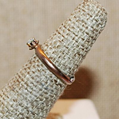 Size 5½ Delicate VINTAGE Very Tiny Stone Copper Colored Ring on a Copper Colored OPEN SPLIT Band (1.3g)