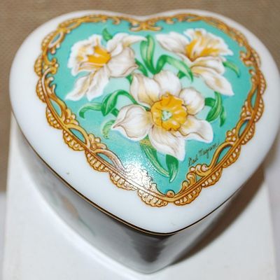 Heart Shaped Covered & Flowered Music/Trinket Box Combo 2½" W x 2½" L x 1½" H --Plays "Some Enchanted...