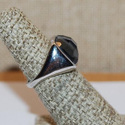 Size 5 Black Square Beveled Translucent Glass Stone RING with Silver Tone Solid Band (6.9g)