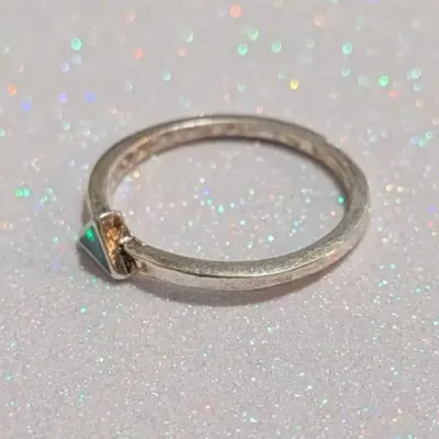 **NEW ARRIVAL** SIZE 4½ Delicate Silver Ring with Triangle Inlay (0.9g)