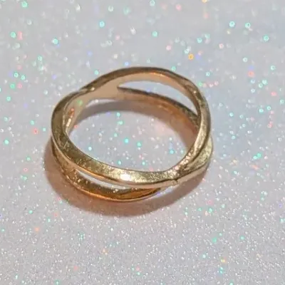 **NEW ARRIVAL** SIZE 5¾ Gold Tone Double Band Ring (1.7g)