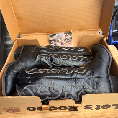 Sale Photo Thumbnail #27: Size 10.5