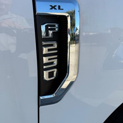 Sale Photo Thumbnail #33: This heavy duty workhorse is powered by the highly sought-after 6.7 liter diesel V8 engine. It has 450 HP with 935 ft-lbs of torque, and a six-speed automatic transmission. It is Oxford white in color. It has a new battery, and is running at the time of c