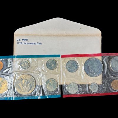 Sale Photo Thumbnail #133: Includes two 1977, and three 1978, Philadelphia and Denver Mint sets. Total of five sets. [RS]