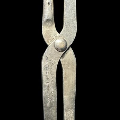 Sale Photo Thumbnail #141: Includes Snap-On 231, designed for removing and installing drum brake springs on trucks; and Snap-On 131A, designed for removing and installing drum brake springs on passenger vehicles. Total of two pieces. Pre-auction estimate: $75-$125. [CS]
