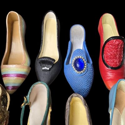 Sale Photo Thumbnail #639:  Large Lot of Just the Right Shoe Miniatures.                           