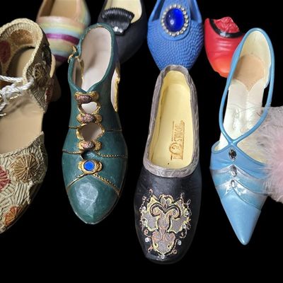 Sale Photo Thumbnail #642:  Large Lot of Just the Right Shoe Miniatures.                           