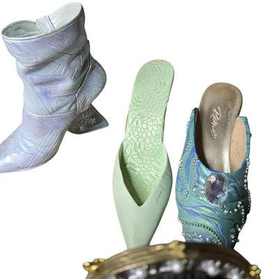 Sale Photo Thumbnail #648:  Large Lot of Just the Right Shoe Miniatures.                           