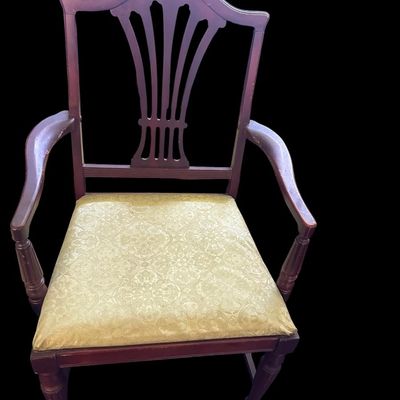 Sale Photo Thumbnail #658: Set of 5 rich mahogany dining chairs (1 armchair  4 side chairs) featuring pierced fan/splat backrests  serpentine top crests  turned front legs  and damask floral brocade fabric seat cushions.  