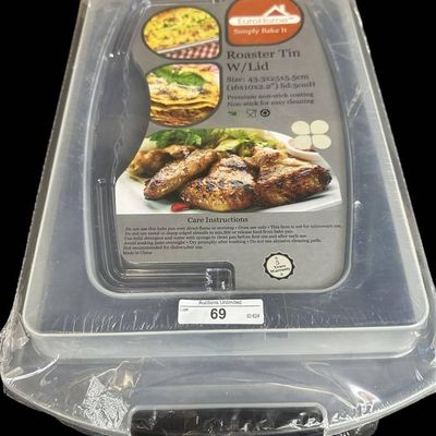 Sale Photo Thumbnail #1009:  EuroHome Roaster Tin with Lid  Non-Stick.                           
