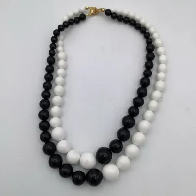 Sale Photo Thumbnail #282: 5 necklaces, one bracelet, one pair of earrings and one anklet
all in excellent condition.