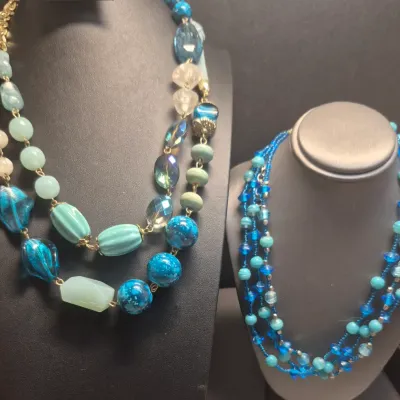 Sale Photo Thumbnail #51: Lot 4 Fashionable Necklaces ~ Brite, attractive / Saleable