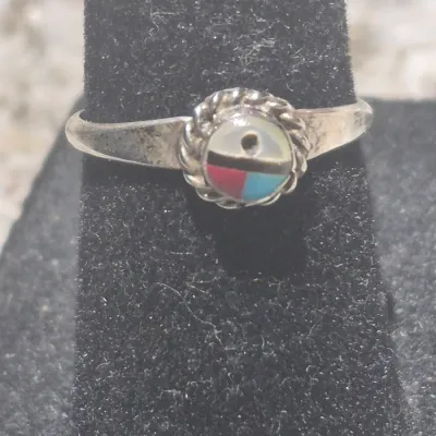 Sale Photo Thumbnail #14: Emerson Vallo Zuni Sterling Multi-Stone Inlay Sunface Ring Sz 5 / 1g / Coral, Onyx, Turquoise, Mother of Pearl / Unsigned. Artist attribution based on accompanying tag.