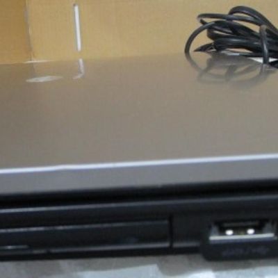 Sale Photo Thumbnail #10: Has Windows 7 professional, has DVD player, see pictures