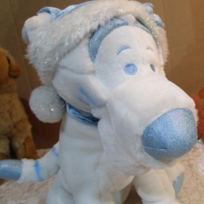 Sale Photo Thumbnail #162: 1 Christmas Tigger, 1 Popeye, 1 Kanga, 1 camel, see pictures