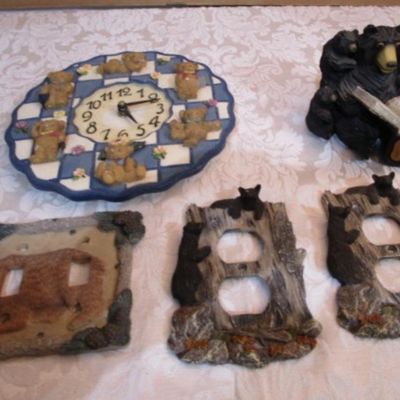 Sale Photo Thumbnail #342: 2 bear plug covers (one bear is missing an ear), 1 bear 2-switch cover, 1 Papa bear reading to baby bears figurine, bear clock (needs element replacement - element unscrews)