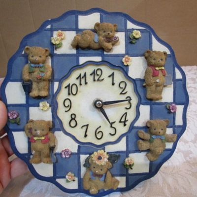 Sale Photo Thumbnail #347: 2 bear plug covers (one bear is missing an ear), 1 bear 2-switch cover, 1 Papa bear reading to baby bears figurine, bear clock (needs element replacement - element unscrews)