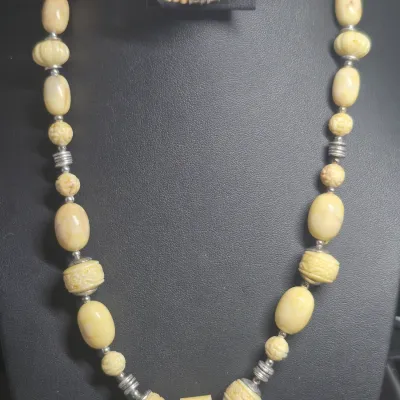 Sale Photo Thumbnail #74: VTG Beaded Carved ? Resin ? Elephants 27" Long Necklace & single bead carved Necklace
> elephant necklace is 4 strands w/j hook clasp
> single bead necklace is 18" w/ silver spacers and magnetic clasp
Both in excellent condition