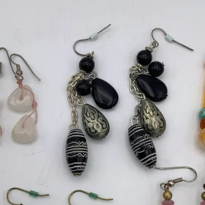 Sale Photo Thumbnail #171: 15 Pairs Of Earrings.......all pierced
Ready to sell/ retail