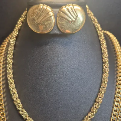 Sale Photo Thumbnail #220: Sets Gold tone Necklaces and Earrings ~ 2 sets
> mix  or match.......your choice
> double length solid chain no clasp ..........20" long
> Greek round link Choker w/magnetic clasp
> 2 pair of clip on Earrings ~ both marked