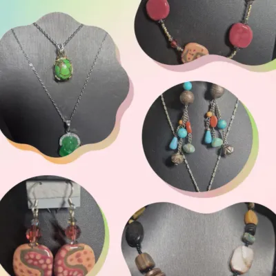Sale Photo Thumbnail #163: Lot 6 Custom match Fashioon Jewelry ~ 4 Necklaces & Earrings match
please view pixs explain
Earrings are posts + pierced