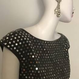 JIMMY GAMBE
Stretch sequined 
top.
MINT
