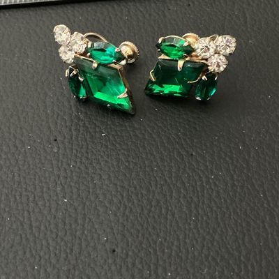 Vintage Emerald Green Rhinestone Screw Back Earrings