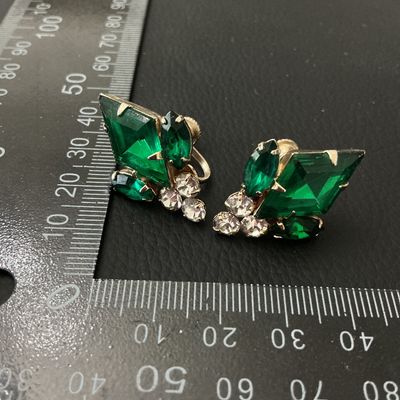 Vintage Emerald Green Rhinestone Screw Back Earrings
